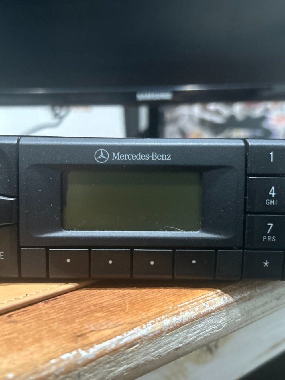 2000-2004 Mercedes C CLK E S SLK Class OEM AM FM Cassette Radio A 208 820 11 86